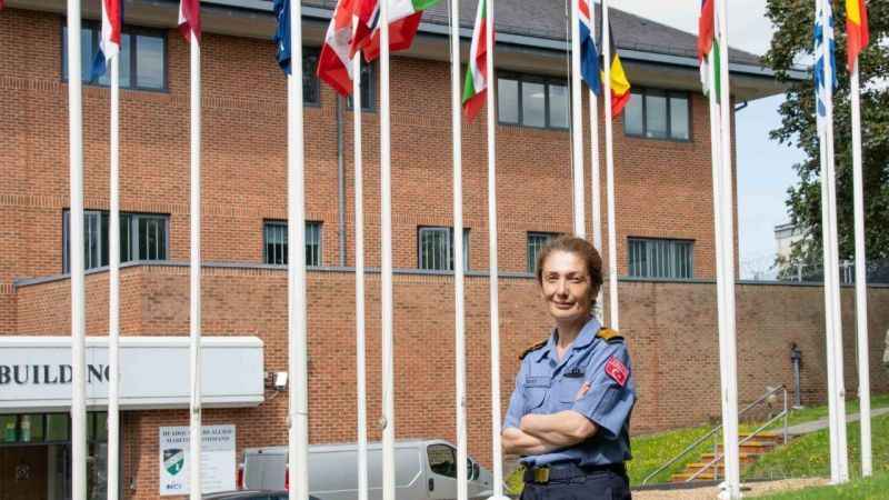 NATO'dan Türkiye'nin ilk kadın amirali olan Gökçen Fırat'a övgü